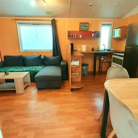 Propriete De 3 Chambres Avec Jardin Clos A A 8 Km De La *