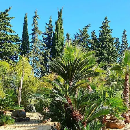 Propriete De 3 Chambres Avec Jardin Clos A A 8 Km De La * Агд